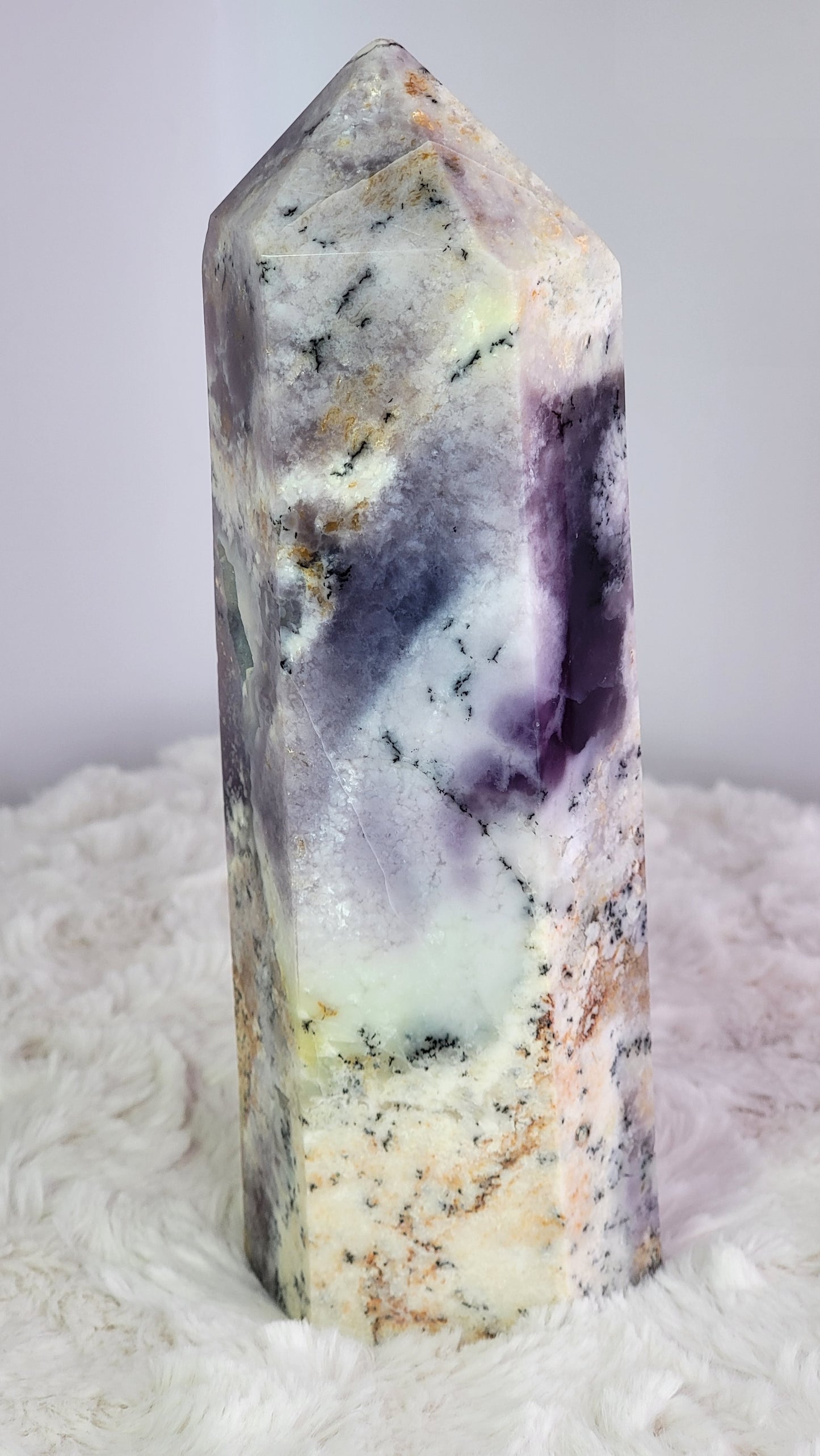 "Lilac Agate", Dendritic White Agate Tower